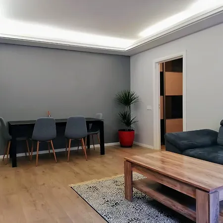 Baron's Old Town Apartment *